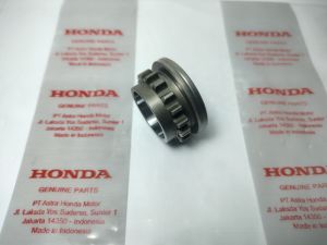 Gear gir Gigi sentrik kruk as timing bawah cbr 150 led cb150r led cb 150 street fighter  original