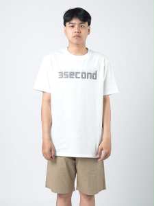 3Second Kaos Pria Lengan Pendek Regular Fit Katun Logo Script Fractions C920225