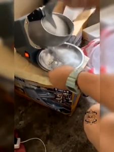 Double Blade Ice Crusher Heavy Duty Ice Maker Machine Ice Crasher Machine Electric Ice Crusher Portable Ice Shaver