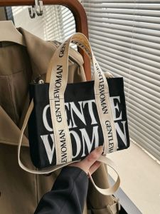 กระเป๋าผ้าใบพิมพ์ลายแฟชั่นขนาดเล็ก 2024 กระเป๋าสะพายไหล่แบบพกพาลำลอง กระเป๋าถือทรงสี่เหลี่ยมเล็ก กระเป๋าผ้าใบสไตล์เกาหลีสำหรับฤดูใบไม้ผลิ