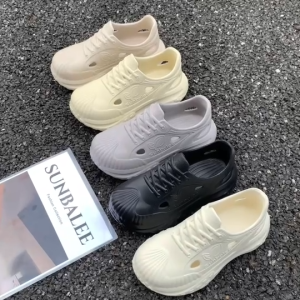 รองเท้าแบบสวมหุ้มส้น รองเท้าผ้าใบ งานยาง EVA นิ่มเบา สีพื้น ใส่ได้ทั้งหญิงและชาย SBBL