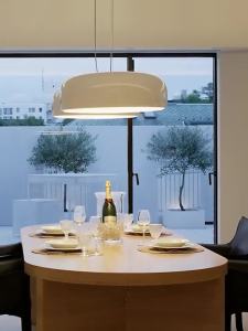 Italian Style Nordic Chandelier Simple For Modern Bedroom/Dining/Dining Table/Bar Metal Pendant Light White/Black