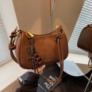 Fashionable Retro Small Crossbody Bag Womens Pillow Bag Commuter Bag Stylish Daily Use Autumn Winter New Arrival