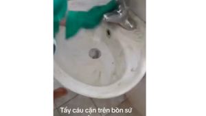 Chai Xịt Tẩy Rửa Đa Năng Chính Hãng BIZIN 500ml - Siêu Tẩy Cặn Canxi Vết Ố Vàng Vòi Sen INOX Bồn Sứ Bề Mặt Gạch Men Bồn Rửa