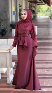 ชุดอิสลาม เดรสมุสลิม เดรสใส่ออกงาน รุ่นมินนี่มุก เนื้อผ้าซาร่า แต่งผ้ามุก ช่วงอก ชุดเดรสหางปลาคอกลม มีซิปหลัง ซิปแขน สะดวกในการอาบน้ำละหมาด มีสายผูกเอวติดกับชุดให้นะคะ เดรสสวยใส่ออกงานต่างๆ ใส่รายอ นิกะห์ เจ้าสาว