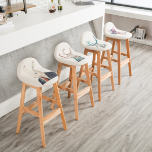 เก้าอี้บาร์สไตล์ยุโรปแบบเรียบง่าย ไม้แท้ ที่นั่งสูง ดีไซน์เก้าอี้ร้านอาหาร ที่นั่งแบบลำลอง สำหรับพนักงานบริการ ที่นั่งแบบพับได้