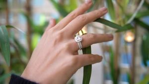 EAMTI 1.25CT 925 Sterling Silver Bridal Rings Sets Cubic Zirconia Halo CZ Engagements Rings Wedding Bands for Women Promise Rings Size 3-12