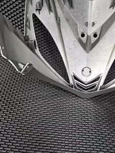 Mặt nạ màu bạc exciter 135 chính hãng yamaha