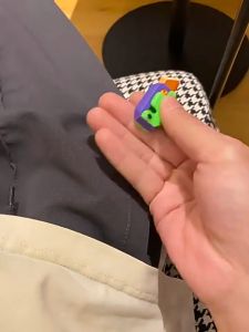 Super mini carrot knife small toy genuine childrens 3d anti-gravity