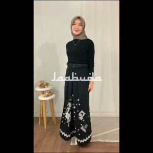 SARUNG SANTRI PUTRI | SARUNG BATIK WANITA MONOCHROME | SARUNG GOYOR WAJADA MUZA LAABUDA
