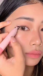 PINKFLASH Waterproof Wingled Eyeliner Double Head Seal Stamp Liquid Eye Liner Pen 2-in-1 Fast Dry #InstantShape
