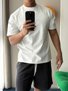 เสื้อยืดแขนสั้นผ้าคอตตอนน้ำแข็งสีขาวสำหรับผู้ชาย ทรงสลิมฟิต ทรงสปอร์ต แห้งเร็ว คอตตอนน้ำแข็ง ทรงปกติ ฤดูร้อน 2025