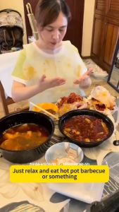 Disposable Apron Non-woven Fabric To Eat Lobster Hot Pot Barbecue Adult Bib Catering Anti-oil Apron Waterproof Apron