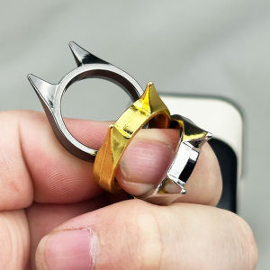 Defend Yourself】Outdoor Equipment Men Women Defend Yourself Finger Tiger Wolfproof Weapon Trigger Finger Cat Earring Finger Wind