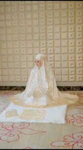 Mukena Aubrey Prayer Set Dewasa By Giok bahan Elenoir Armani Silk Print Premium Murah kekinian