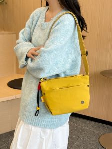 Fashionable Ultra-light Crossbody Bag Womens Single Shoulder Commuter Bag Simple Design Versatile Small Size Premium Feel
