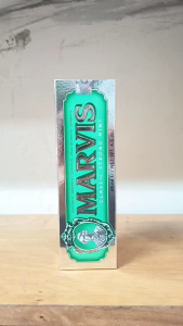 Date 2029 Kem đánh răng Marvis Toothpaste 85ml - Whitening mint/ Classic Strong Mint