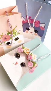 Pinky Bee Kantong Kertas / Paper Bag Kucing Bunga 17x24x8cm 70190700