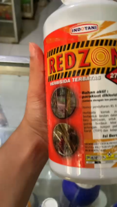 Pembasmi Gulma Pembasmi Rumput Liar Tidak Sampai Akar Red Zone 276 SL 1 Liter