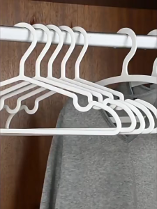 GREENSINDOOR Ultra Thin Hanger Space Saving Non Slip Clothes Hanger Japanese Minimalist Wardrobe Organizer 无痕衣架