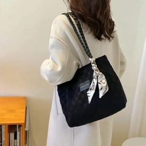 Tsion แบบใหม่พร้อมส่ง กระเป๋าผ้าสะพายข้างผู้หญิง น้ำหนักเบาใบใหญ่ทรงสวยด้านข้างเป็นลายตารางน่ารักมากๆคือมันดีย์ราคาถูก รีบมาจับจองกันนะ