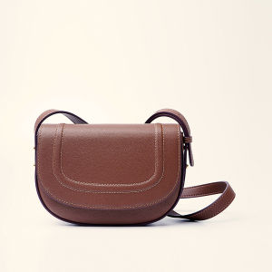 Semi-Circular Saddle Bag Womens Leather Handbag Single Shoulder Crossbody Piglet Bag Fashionable Casual Magnetic Buckle Closure