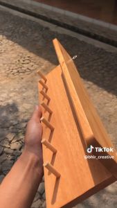 Rak Dinding Serbaguna Tempat Gantungan Kunci Dan Baju