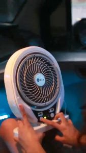 V2S SF-02 4in1 8 Rechargeable Solar Fan With 2 Bulb And Solar Panel