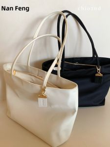 Chio’2nd | Minimalist Capacity Tote Bag