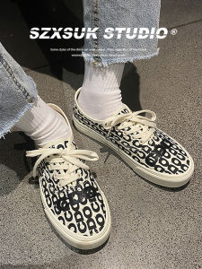 SZXSUK Japanese Style Low-Top Skate Shoes Mens Korean Version Trendy Couples White Sneakers Letter GD Unique Board Shoes