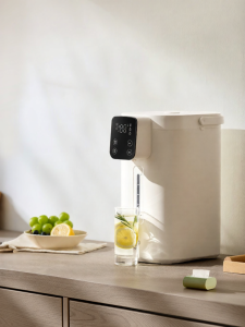 ±0 | Thermostatic Multifunction Electric Kettle