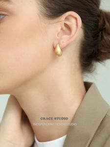 Matte Gold Color Retro Style Womens Earrings Fashionable Bloggers Versatile Simple Ear Jewelry Alloy Material Non-Impregnated