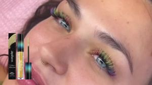 Sparkle Lash Topper Mascara Holiday Festival Party Glamour Makeup Bold Dazzle Eye Look Shimmer Gold Flakes Coat Lashes Mascara