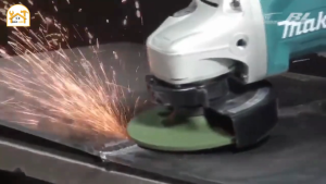 Thân máy mài góc dùng pin 100mm Makita DGA404Z 18V (Chưa kèm Pin & Sạc) - Hàng chính hãng.