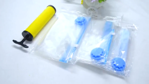 【SG Seller 】Resealable Vacuum Storage Bags Compressed Bag With Pump Travel Storage Convenient  Home Storage Bag
