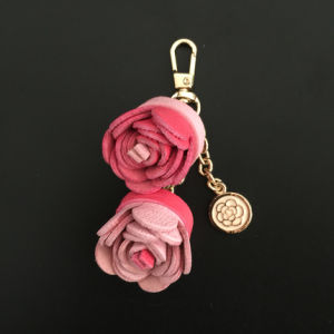 เครื่องประดับห้อยของขวัญ ด้วยพวงกุญแจ DIY ที่สุด ทำงานของมือ พวงกุญแจหนังแท้ดอกไม้ สร้างสรรค์เท่าไหร่