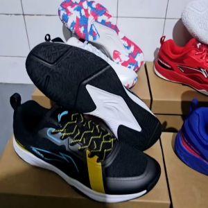 Sepatu Badminton Lining Aero Lite AYTU031 & Free Kaos Kaki