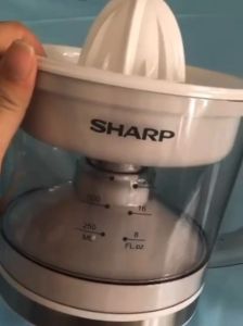 Máy Vắt Cam Sharp EJ-J407-WH / BK - Dung Tích 0.75 Lít - Công Suất 40W - Hàng Chính Hãng - Bảo Hành 12 Tháng