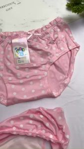 Quần lót tam giác bé gái 18kg đến 35kg thun lạnh chấm bi hàng VIỆT NAM QC09