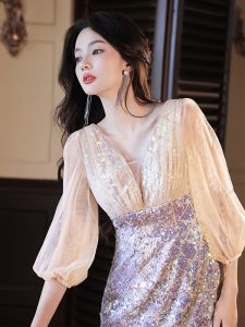 ชุดราตรีสั้นหรูหราสำหรับผู้หญิง ชุดราตรียาวคลุมสะโพกแบบลำลอง ดีไซน์เปิดไหล่ ประดับเลื่อม กระโปรงทรงเอ เอวกลาง แขนยาว