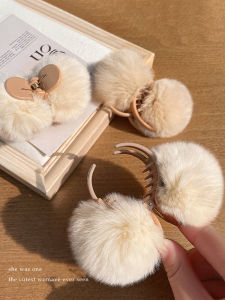 กิ๊บติดผมขนนุ่มสุดน่ารักสำหรับผู้หญิงในฤดูใบไม้ร่วงและฤดูหนาว กิ๊บติดผมขนนุ่มสุดหรูหราสำหรับผู้หญิง ตกแต่งผมแบบหนีบ