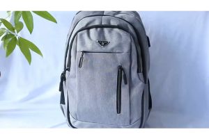 พร้อมส่ง! กระเป๋าเป้ สะพายหลัง สีดำ กันน้ำ 17 นิ้ว รับน้ำหนัก 40 กก. +++