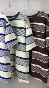 SO.ON รวมเสื้อลายทางคอกลมทรงลำลองที่ขายดีที่สุด ทรงเสื้อแบบโอเวอร์ไซส์ ที่ต้องมีติดตู้