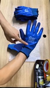 Găng tay lao động màu xanh phủ cao su chống nước găng tay làm vườn bao tay lao động chống trượt