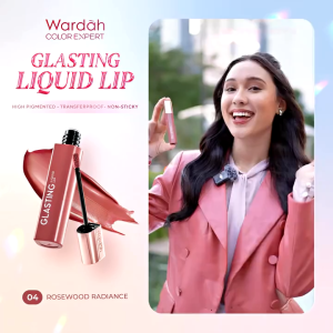 Wardah Glasting Liquid Lip – Lip Gloss Transferproof Kilau Tahan Lama & Ringan di Bibir!
