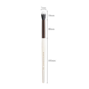 UN SHOP | Cọ Trang Điểm Dạng Lửa Để Tạo Khối Highlight