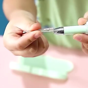 LED Ear Spoon Kit Luminous Earpick with Magnifying Glass Soft Tip Cleaner for Baby Kids Adults 发光掏耳勺