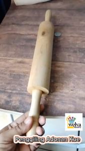 Penggiling Adonan Kue Kayu P39: Alat Membuat Kue yang Mudah Digunakan