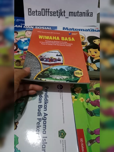 Buku bahasa sunda smp kelas 8A wiwaha basa kurmer