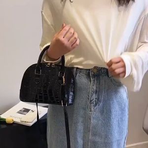 Sling Bag for Woman Luxury Leather Retro Crocodile Pattern Bag Shoulder Bag Ladies Shell Handbag